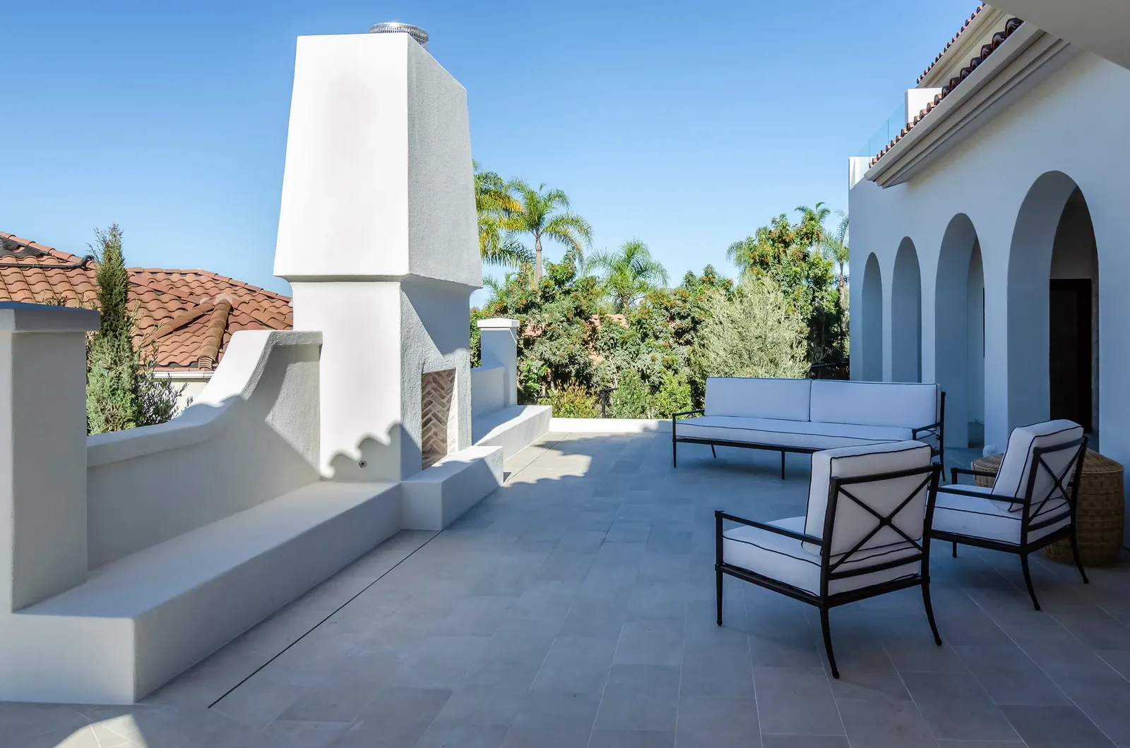 Hillside Estate — outdoor living detail 30