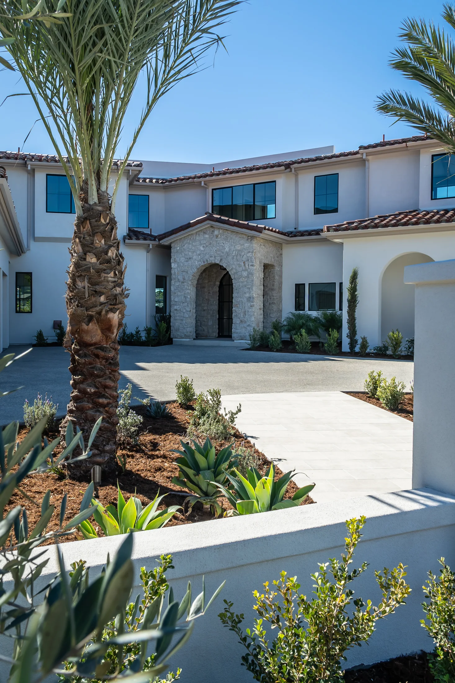 Hillside Estate — outdoor living detail 29